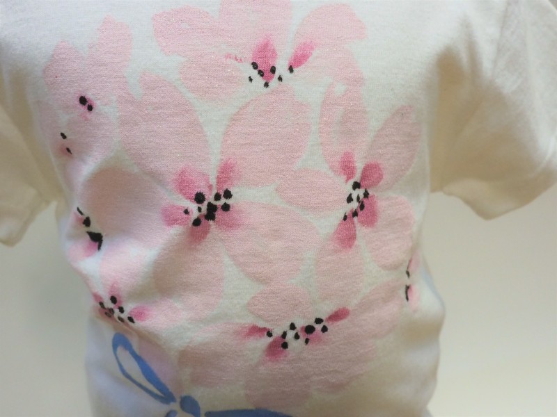 桜ブーケの手描きTシャツ